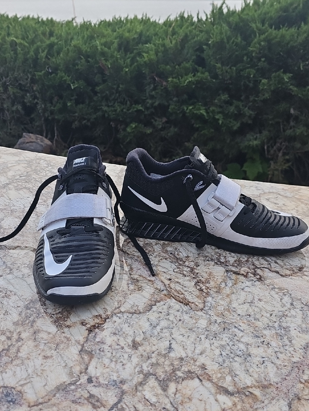 Nike Women's Romaleos 3 weightlifting shoes in black & white Flywire strap L27